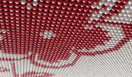 8月10日，正規(guī)手工活平臺，正規(guī)手工活大批量外發(fā)加工，要找好驗收、加工費結(jié)算好的手工之家，圖為勵志珠珠繡手工產(chǎn)品細節(jié)剪影