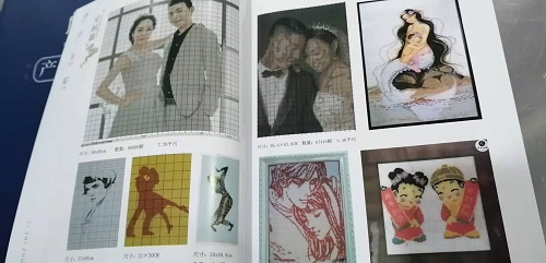 8月17日，純手工活外發(fā)加工，在家做手工活，善于總結(jié)、善于學(xué)習(xí)、善于創(chuàng)新，手工之家與加工人員攜手前行，圖為勵志珠珠繡手工產(chǎn)品手冊剪影