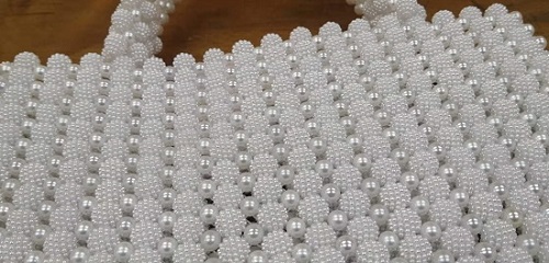 8月18日，手工外發(fā)加工網(wǎng)，正規(guī)手工活大批量外發(fā)加工，不一樣的情況，手工之家會具體做好服務(wù)和對待，圖為勵志珠珠繡串珠手工產(chǎn)品剪影