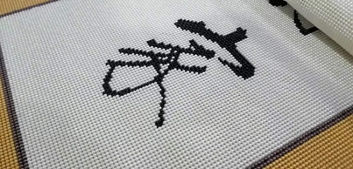 8月23日，純手工活代加工，手工活加工，就業(yè)創(chuàng)業(yè)可行，手工之家服務(wù)大家足不出戶有活干，圖為勵(lì)志珠珠繡手工產(chǎn)品剪影