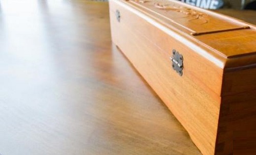 8月31日，在家做手工活賺錢，手工活正規(guī)可靠，手工之家的銷售體系是不斷開發(fā)拓展的，圖為勵志珠珠繡串珠手工產品外包裝剪影