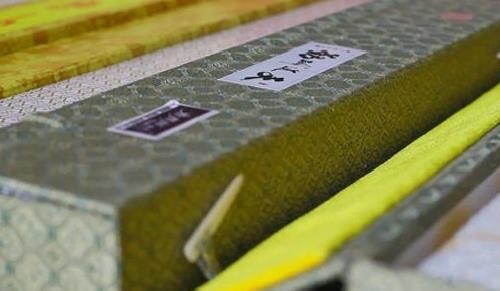 8月31日，在家做手工活賺錢，手工活正規(guī)可靠，手工之家的銷售體系是不斷開發(fā)拓展的，圖為勵志珠珠繡串珠手工產品外包裝剪影