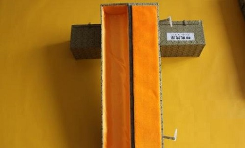 8月31日，在家做手工活賺錢，手工活正規(guī)可靠，手工之家的銷售體系是不斷開發(fā)拓展的，圖為勵志珠珠繡串珠手工產品外包裝剪影