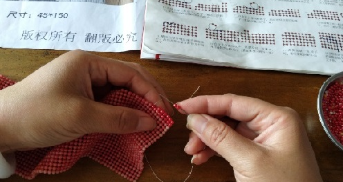 9月2日，拿回家做的手工活，正規(guī)供料的手工活，誠(chéng)信理念是手工之家平臺(tái)十多年持續(xù)發(fā)展的重要原因，圖為勵(lì)志珠珠繡串珠手工產(chǎn)品圖紙剪影