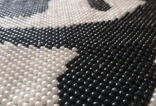 9月11日，帶回家做的手工活，想接正規(guī)廠家的手工活，傳承非遺傳統(tǒng)珠繡手工，手工之家與加工人員相互成就、緊密相連，圖為勵志珠珠繡手工產(chǎn)品細(xì)節(jié)剪影