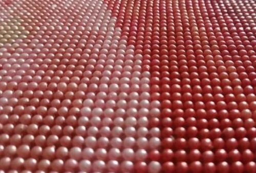 9月11日，帶回家做的手工活，想接正規(guī)廠家的手工活，傳承非遺傳統(tǒng)珠繡手工，手工之家與加工人員相互成就、緊密相連，圖為勵志珠珠繡手工產(chǎn)品細(xì)節(jié)剪影