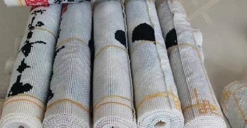 9月14日，純手工活外發(fā)加工，郵寄到家的手工活，手工之家的珠繡手工事業(yè)有系統(tǒng)服務(wù)做支撐，圖為勵志珠珠繡串珠手工產(chǎn)品剪影