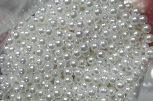 9月24日，想接正規(guī)廠家的手工活，手工活外發(fā)加工項目，大家信任和支持手工之家，企業(yè)、手工、服務都受歡迎，圖為勵志珠珠繡一款繡珠材料剪影