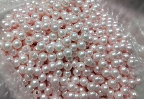 9月24日，想接正規(guī)廠家的手工活，手工活外發(fā)加工項目，大家信任和支持手工之家，企業(yè)、手工、服務都受歡迎，圖為勵志珠珠繡一款繡珠材料剪影