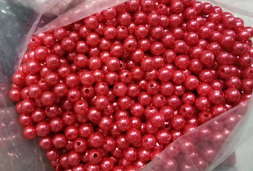 9月24日，想接正規(guī)廠家的手工活，手工活外發(fā)加工項目，大家信任和支持手工之家，企業(yè)、手工、服務都受歡迎，圖為勵志珠珠繡一款繡珠材料剪影