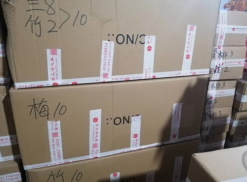 9月30日，想接正規(guī)廠家的手工活，手工活外發(fā)加工項(xiàng)目，很多人選擇手工之家手工創(chuàng)業(yè)成功，圖為勵(lì)志珠珠繡串珠手工材料倉庫備貨剪影