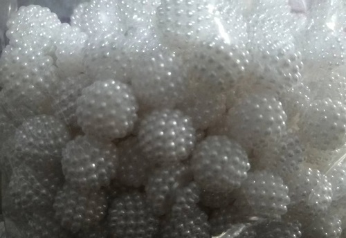 10月8日，純手工活外發(fā)加工項(xiàng)目，在家做手工活掙錢(qián)，通過(guò)珠繡串珠手工，手工之家讓很多人居家就業(yè)創(chuàng)業(yè)，圖為勵(lì)志珠珠繡串珠手工材料剪影