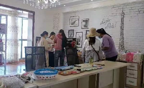 有夢走未來，大山擋不住