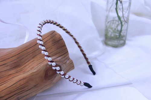 10月22日，手工創(chuàng)業(yè)項(xiàng)目，加工材料郵寄到家，手工之家這樣服務(wù)，信譽(yù)也好，圖為勵(lì)志珠珠繡串珠手工產(chǎn)品剪影