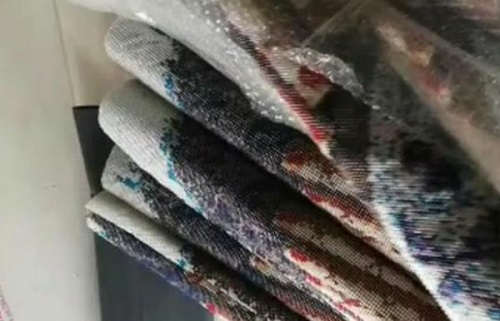 10月27日，靠譜的手工加工項目，在家做串珠手工掙錢，手工之家的手工項目很人性化，圖為勵志珠珠繡串珠手工產(chǎn)品剪影