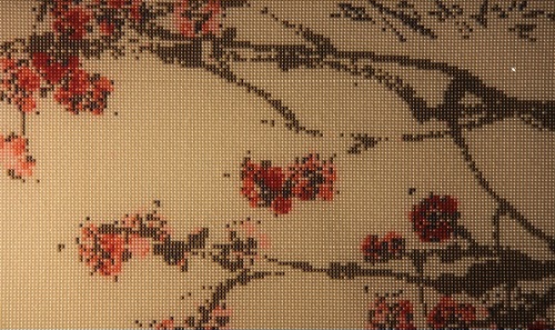 10月28日，正規(guī)外發(fā)加工手工，可靠的靈活就業(yè)項(xiàng)目，手工之家提供的服務(wù)一樣真誠，圖為勵(lì)志珠珠繡串珠手工產(chǎn)品細(xì)節(jié)剪影