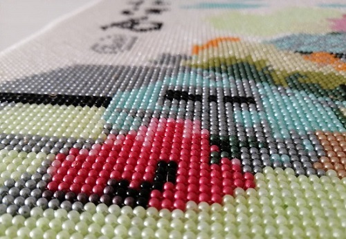 11月4日，正規(guī)手工加工回收項目，靈活就業(yè)創(chuàng)業(yè)，手工之家對各項服務都很重視，圖為勵志珠珠繡串珠手工產品剪影