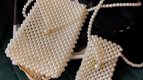 11月10日，靈活就業(yè)創(chuàng)業(yè)，可靠的手工項(xiàng)目，手工之家這個(gè)可以寄到家做的手工要求并不高，圖為勵(lì)志珠珠繡串珠手工產(chǎn)品剪影