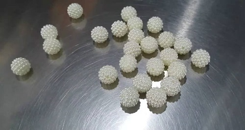 11月24日，帶回家做的手工項(xiàng)目，居家靈活就業(yè)的好副業(yè)，手工之家堅(jiān)持事業(yè)和方向很正確，圖為勵(lì)志珠珠繡串珠手工材料剪影