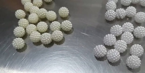 11月24日，帶回家做的手工項(xiàng)目，居家靈活就業(yè)的好副業(yè)，手工之家堅(jiān)持事業(yè)和方向很正確，圖為勵(lì)志珠珠繡串珠手工材料剪影