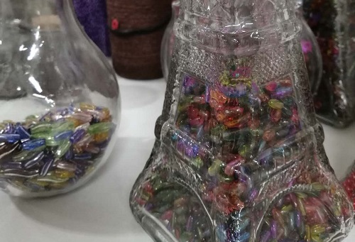 11月26日，手工加工回收項(xiàng)目，想接正規(guī)廠家的手工，手工之家的手工事業(yè)是全面發(fā)展、真實(shí)可靠的，圖為勵(lì)志珠珠繡串珠手工材料剪影