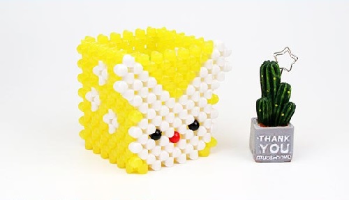 1月12日，手工加工回收項目，正規(guī)可靠的純手工項目，手工之家的手工事業(yè)是個系統(tǒng)工程，圖為勵志珠珠繡串珠手工產(chǎn)品剪影