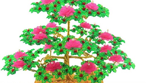 1月19日，純手工串珠項(xiàng)目，居家專兼職的好副業(yè)，靈活就業(yè)手工，手工之家堅(jiān)持對(duì)傳統(tǒng)手工文化的傳承和創(chuàng)新，圖為勵(lì)志珠珠繡串珠手工產(chǎn)品剪影