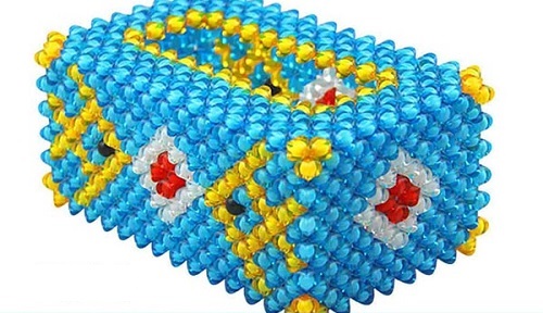 1月27日，想接正規(guī)廠家的手工項(xiàng)目，可靠的串珠手工，手工之家對合作的人員沒有特別的要求是什么意思？圖為勵志珠珠繡串珠手工產(chǎn)品剪影