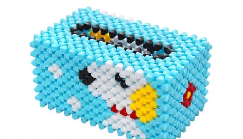 1月27日，想接正規(guī)廠家的手工項(xiàng)目，可靠的串珠手工，手工之家對合作的人員沒有特別的要求是什么意思？圖為勵志珠珠繡串珠手工產(chǎn)品剪影