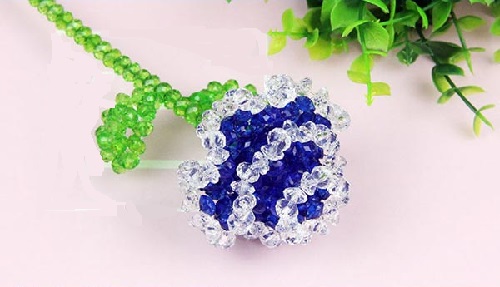 1月31日，正規(guī)可靠的手工項(xiàng)目，可以帶回家做的手工，手工之家都有什么品牌？圖為勵(lì)志珠珠繡串珠手工產(chǎn)品剪影