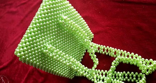 2月16日，靈活就業(yè)好副業(yè)，拿回家做的手工項(xiàng)目，在手工之家，誠(chéng)信就是讓大家放心合作，圖為勵(lì)志珠珠繡串珠手工產(chǎn)品剪影