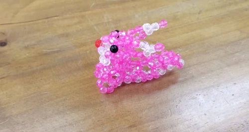 2月27日，靈活就業(yè)創(chuàng)業(yè)，手工加工回收項目，月底了，選擇了手工之家及珠繡串珠手工事業(yè)，都應(yīng)該更努力，圖為勵志珠珠繡串珠手工產(chǎn)品剪影