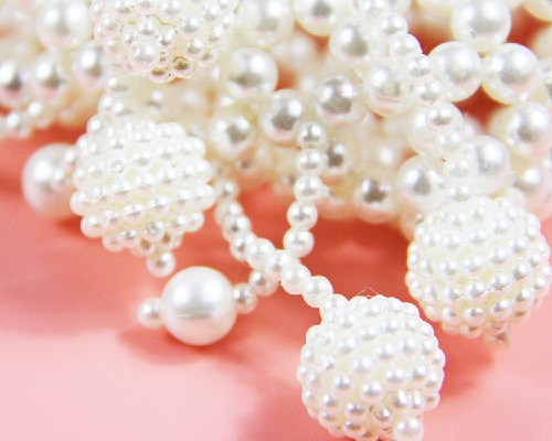 3月13日，在家做手工副業(yè)，可以拿回家做的手工項(xiàng)目，手工之家老平臺(tái)是大家了解和比較后的選擇，圖為勵(lì)志珠珠繡串珠手工產(chǎn)品剪影