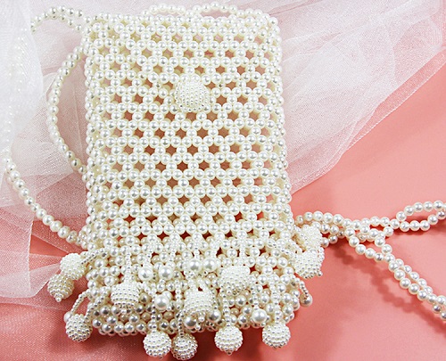 3月13日，在家做手工副業(yè)，可以拿回家做的手工項(xiàng)目，手工之家老平臺(tái)是大家了解和比較后的選擇，圖為勵(lì)志珠珠繡串珠手工產(chǎn)品剪影