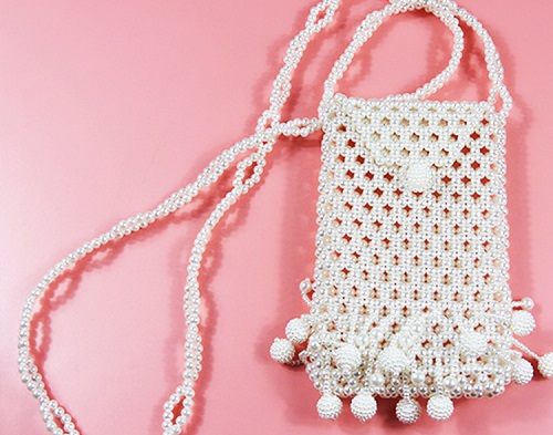 3月13日，在家做手工副業(yè)，可以拿回家做的手工項(xiàng)目，手工之家老平臺(tái)是大家了解和比較后的選擇，圖為勵(lì)志珠珠繡串珠手工產(chǎn)品剪影