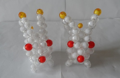 3月23日，居家靈活就業(yè)副業(yè)，在家做手工掙錢，付出可以有更好的收獲，在手工之家如何做到，圖為勵志珠珠繡串珠手工產(chǎn)品剪影