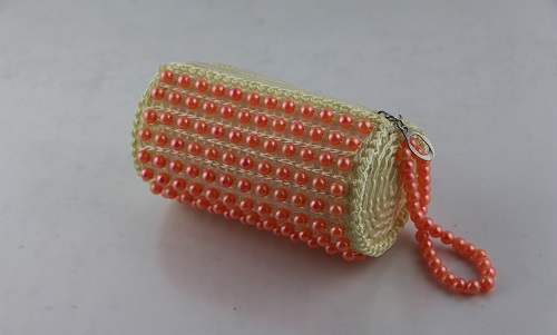 3月28日，手工加工回收項(xiàng)目，居家靈活就業(yè)副業(yè)，合作手工之家的手工項(xiàng)目，要注意這些事，圖為勵(lì)志珠珠繡串珠手工產(chǎn)品剪影