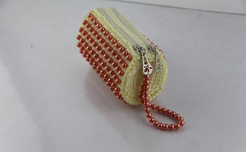 3月28日，手工加工回收項(xiàng)目，居家靈活就業(yè)副業(yè)，合作手工之家的手工項(xiàng)目，要注意這些事，圖為勵(lì)志珠珠繡串珠手工產(chǎn)品剪影