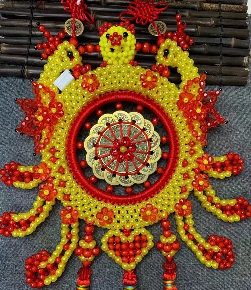 4月3日，手工加工回收項目，居家靈活就業(yè)創(chuàng)業(yè)好副業(yè)，手工之家的服務好是指哪些方面，圖為勵志珠珠繡串珠手工產(chǎn)品剪影