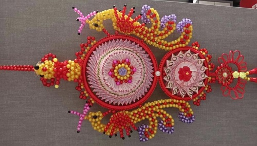 4月3日，手工加工回收項目，居家靈活就業(yè)創(chuàng)業(yè)好副業(yè)，手工之家的服務好是指哪些方面，圖為勵志珠珠繡串珠手工產(chǎn)品剪影