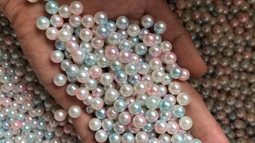 4月4日，帶回家做的手工項目，在家做的手工好副業(yè)，在手工之家，純手工項目的優(yōu)勢在哪兒，圖為勵志珠珠繡串珠手工產品剪影