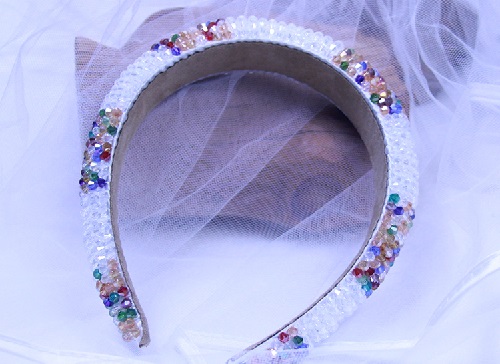 4月8日，帶回家做的手工項目，足不出戶掙錢的好副業(yè)，手工之家的純手工產(chǎn)品怎么樣？圖為勵志珠珠繡串珠手工產(chǎn)品剪影