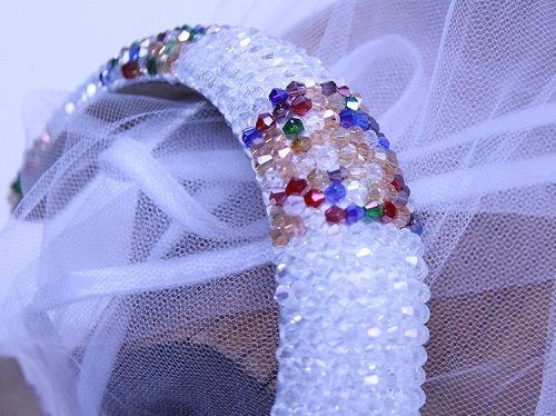 4月8日，帶回家做的手工項目，足不出戶掙錢的好副業(yè)，手工之家的純手工產(chǎn)品怎么樣？圖為勵志珠珠繡串珠手工產(chǎn)品剪影