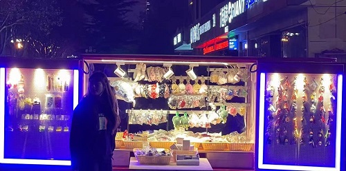 成品銷售新形態(tài)·移動潮品店，手工之家是這樣做的