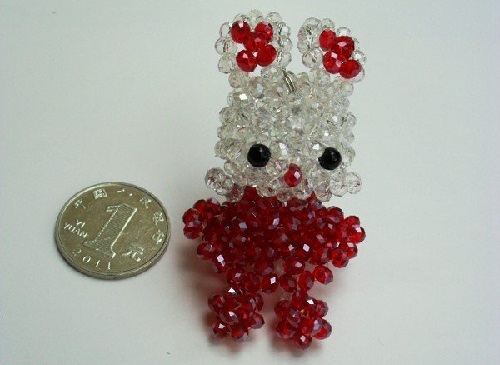 4月16日，拿回家做的手工項目，手工靈活就業(yè)的好副業(yè)，手工之家的手工項目，加工和銷售都培訓(xùn)什么，圖為勵志珠珠繡串珠手工產(chǎn)品剪影