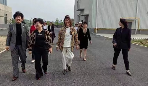 越了解、心越齊------記手工之家參加邯鄲市婦女手工業(yè)協(xié)會走近企業(yè)相關(guān)活動