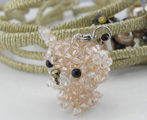 4月21日，手工活外發(fā)加工正規(guī)廠(chǎng)家直接發(fā)貨，在家做的手工靈活就業(yè)，在手工之家合作都有什么內(nèi)容，圖為勵(lì)志珠珠繡串珠手工產(chǎn)品剪影