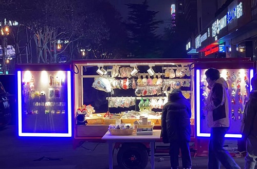 多一份好的收入，移動(dòng)潮品店兼容并包，讓加工人員也可以這樣掙錢