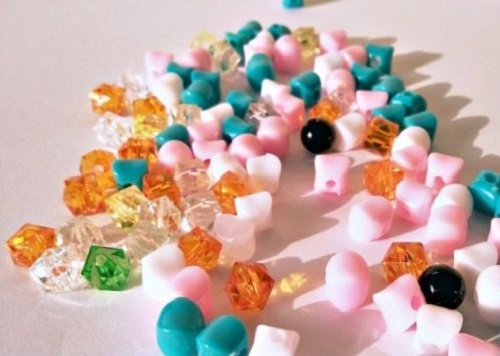 手工活外發(fā)加工正規(guī)廠家直接發(fā)貨，手工之家發(fā)送的材料每次一樣嗎？