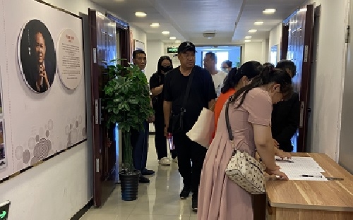 飾品加工廠+移動潮品店，讓大家一起做手工掙錢 ------ 記石家莊項目考察團隊到手工之家考察合作